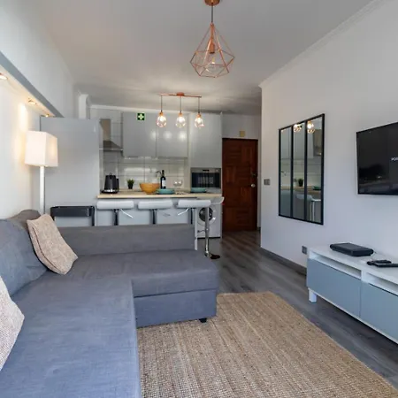 Cozy Flat Near Oura Апартаменты